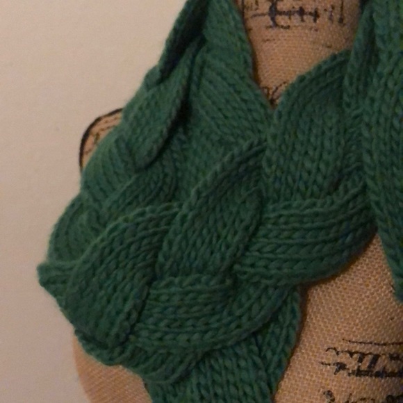 Scarf - Picture 2 of 4